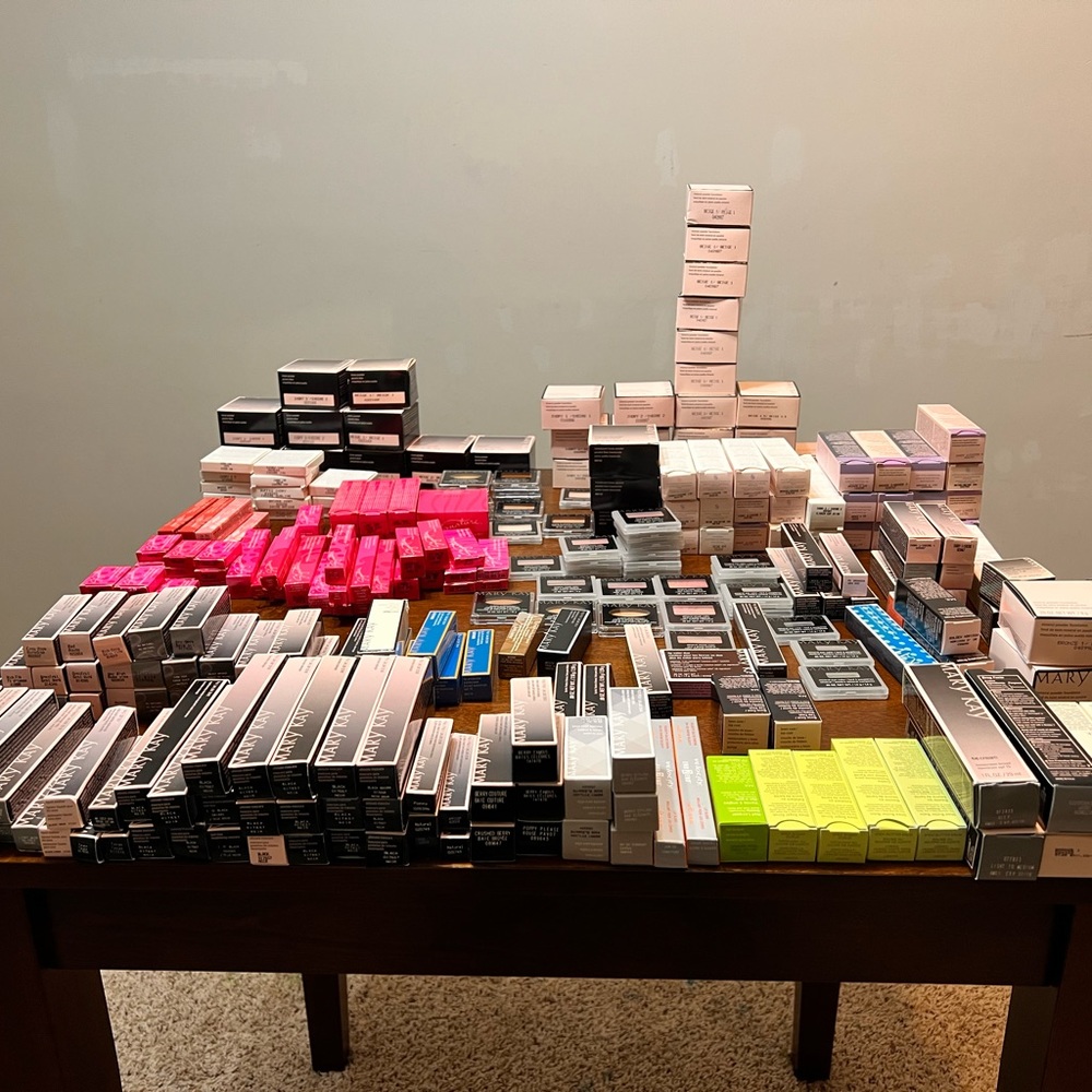 Mary Kay Makeup 💄 - over 300 pieces